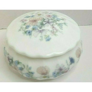 Wedgwood Bone China Covered Bowl England  Scalloped Candy Wedgewood Lid Flowers